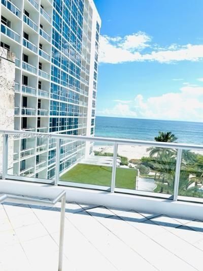 6801 Collins Ave, Unit 209, Miami Beach, FL 33141 Photo