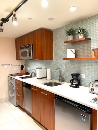 6801 Collins Ave, Unit 209, Miami Beach, FL 33141 Photo