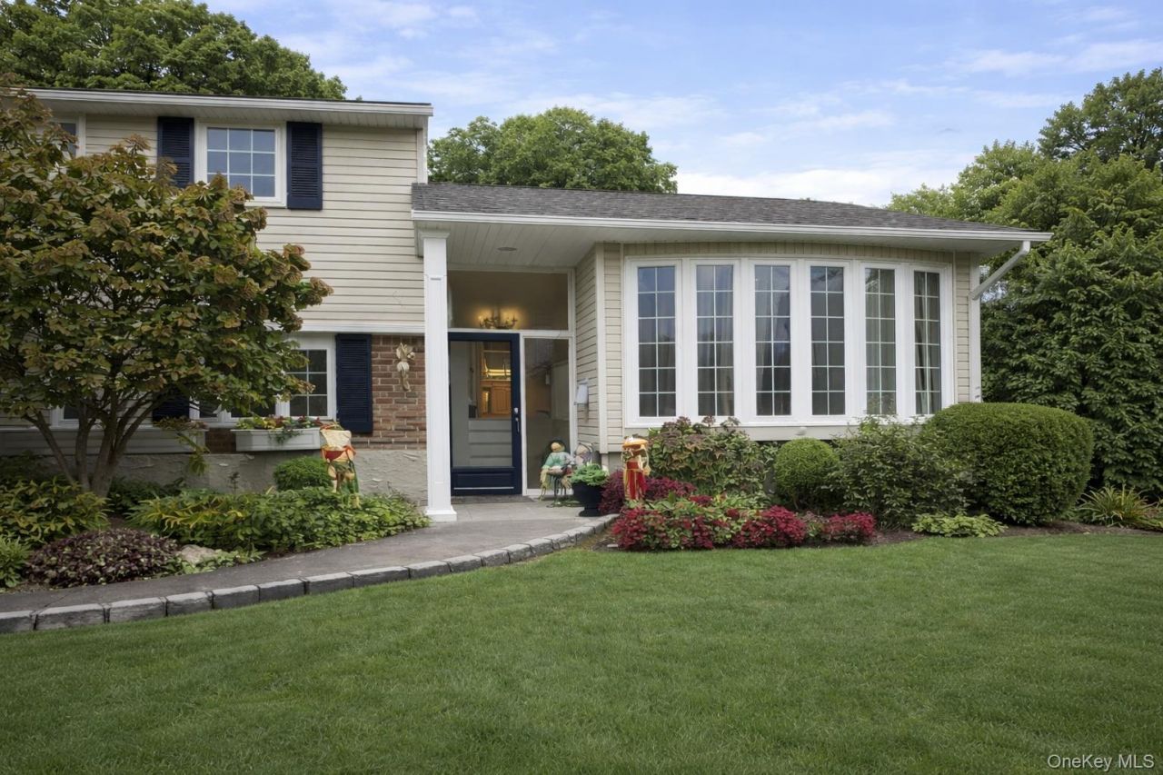 270 Nancy Drive East Meadow, NY 11554