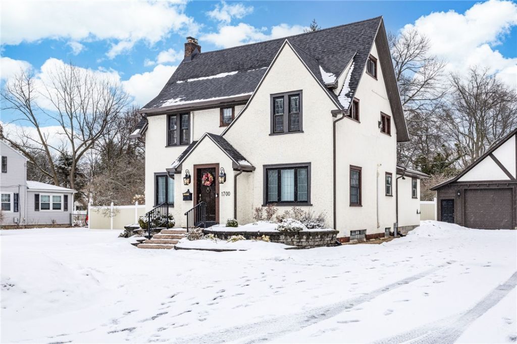 1700 N Winton Road, Rochester, NY 14609 Main Photo