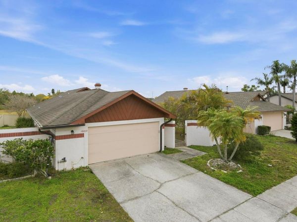 10827 VENICE CIRCLE , TAMPA, FL 33635