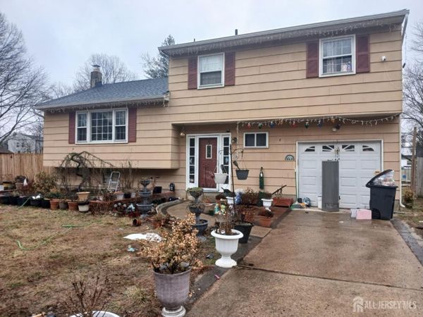 13 Meadow Lane , Hightstown, NJ 08520