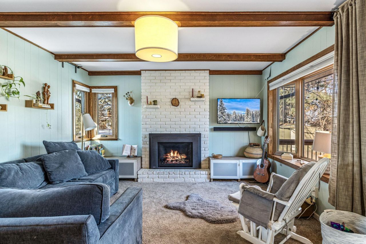 1205 Laurie Road W, Roseville, MN 55113 Main Photo