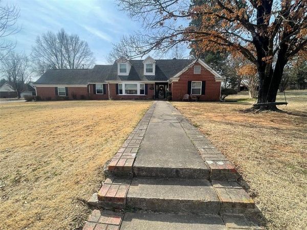 101 S Circle Drive, Clarksville, AR 72830