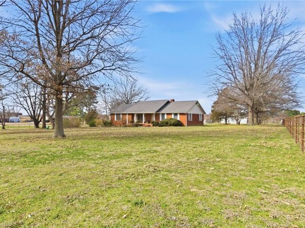 618 Elm Springs Road , Springdale, AR 72762