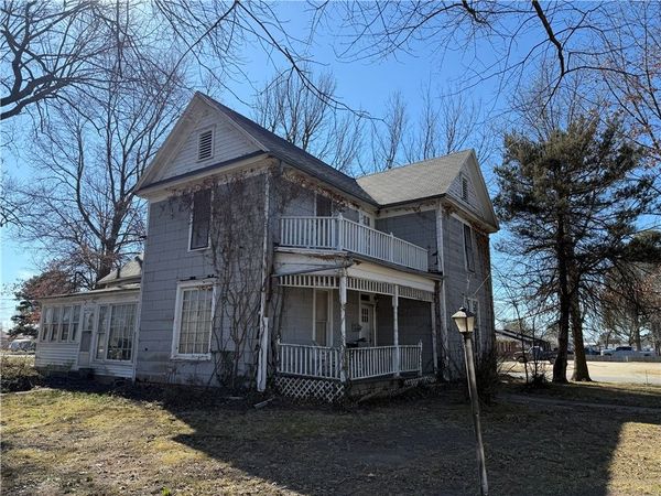 1713 W Huntsville Avenue , Springdale, AR 72762