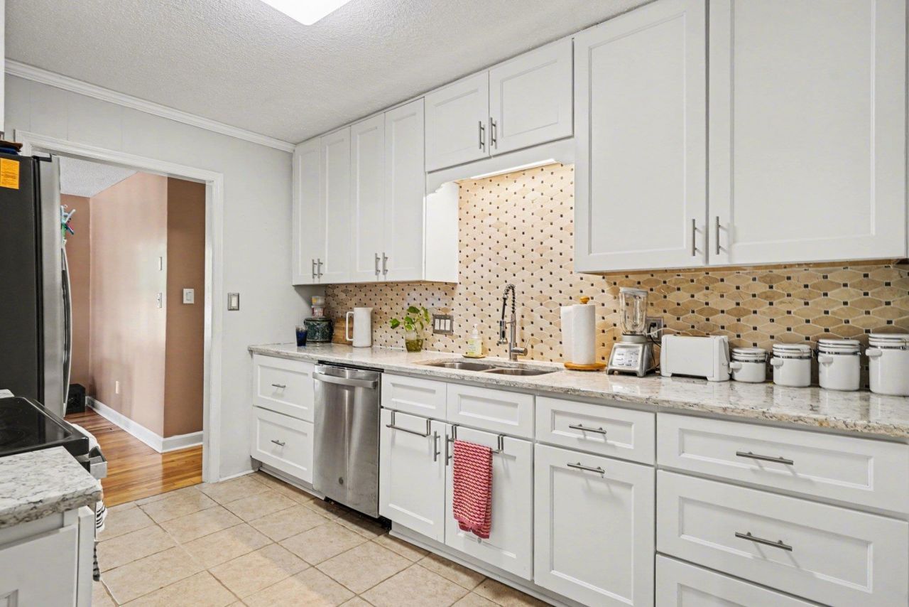 6204 Sancindy Ln.  Photo 7