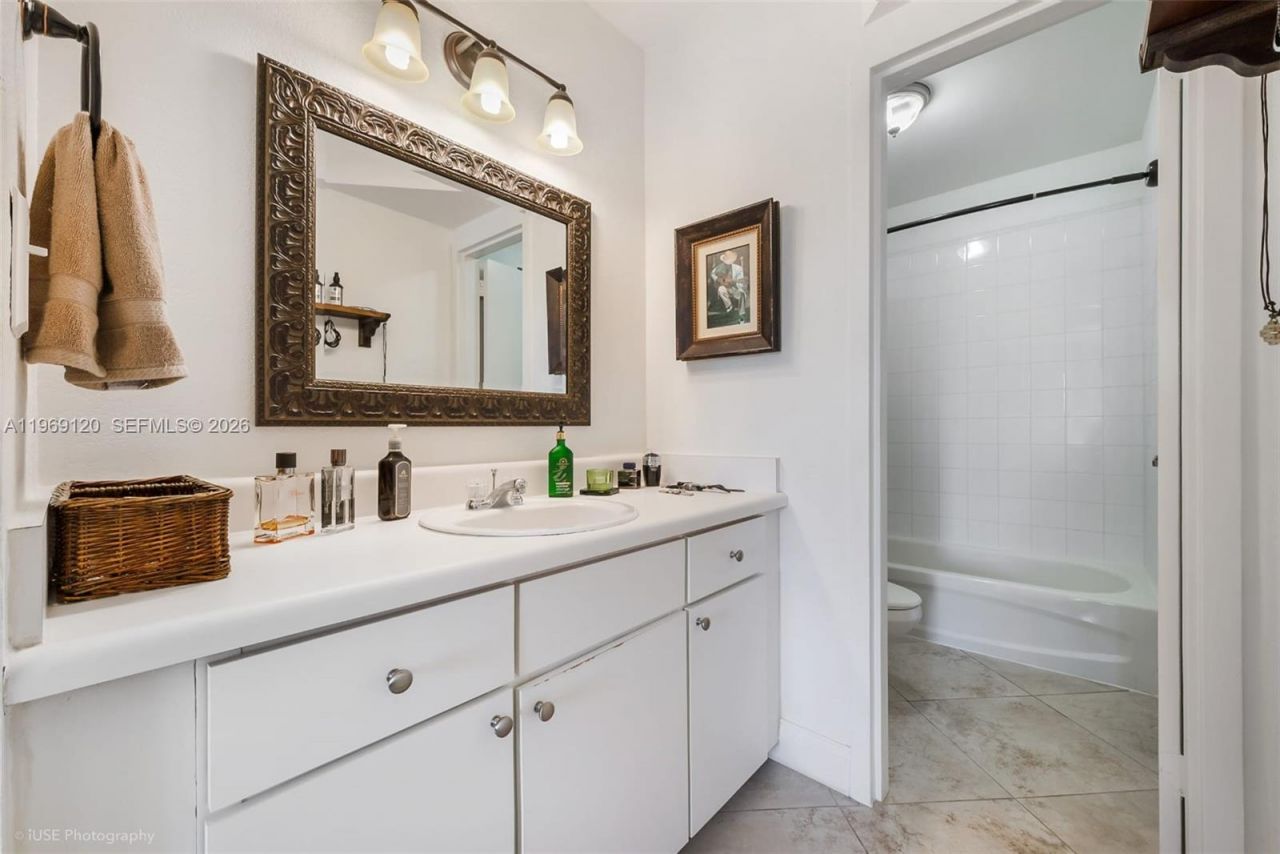 5020 NW 79th Ave , Unit 303, Doral, FL 33166 Photo