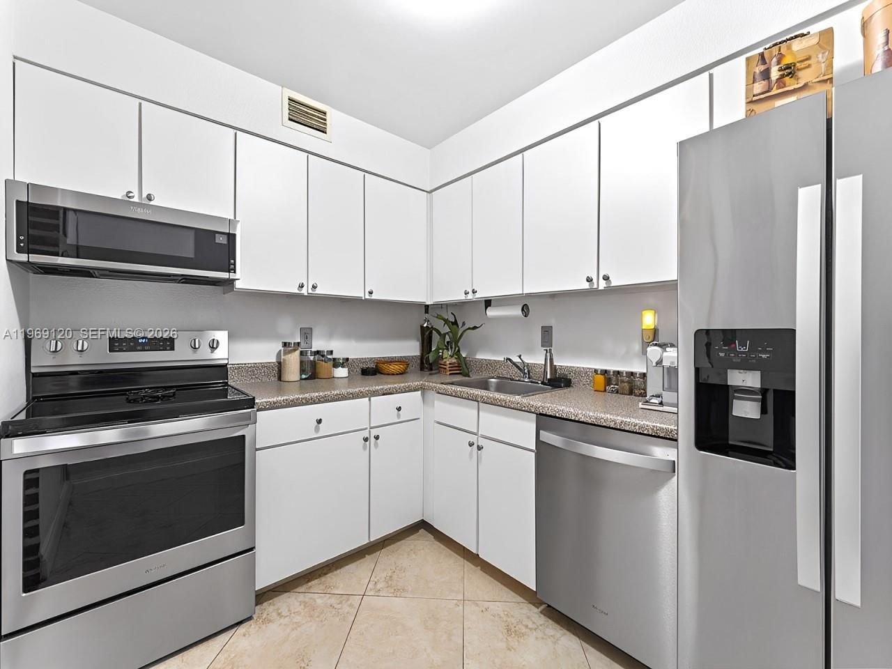 5020 NW 79th Ave, Unit 303, Doral, FL 33166 Photo