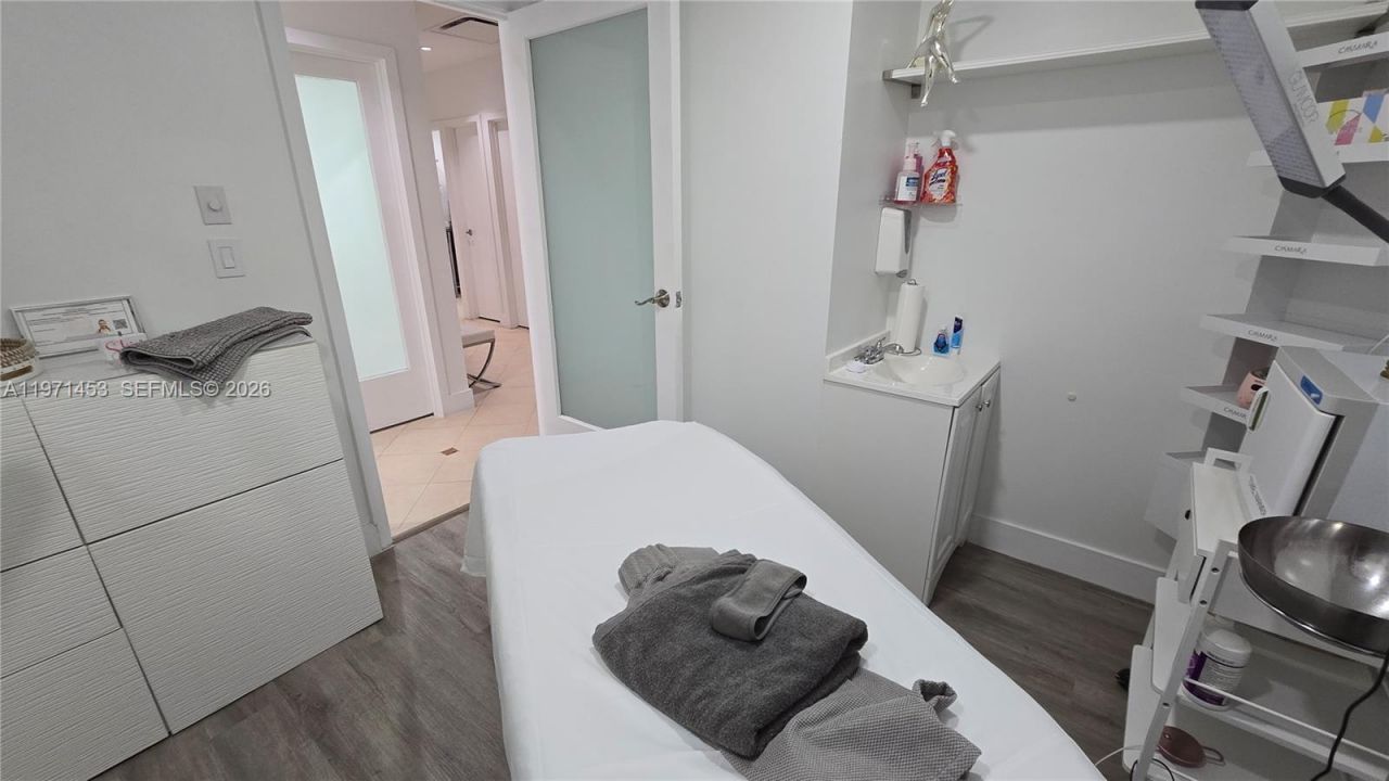 7245 SW 57th Ct, South Miami, FL 33143 Photo