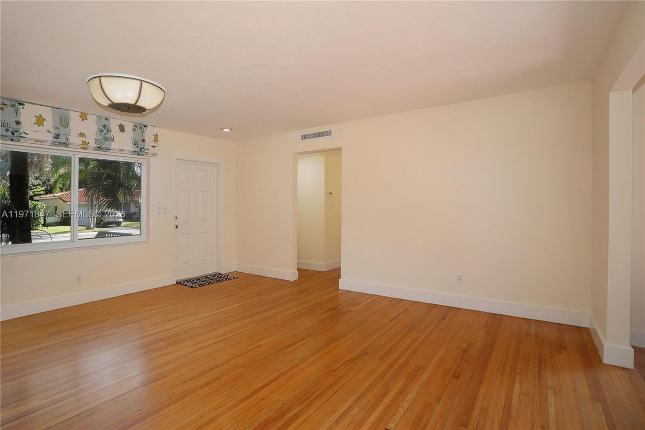 8300 SW 61st Ave, South Miami, FL 33143 Photo