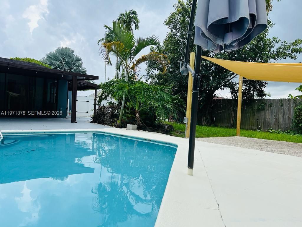 14825 Garden Dr , Miami, FL 33168 Photo