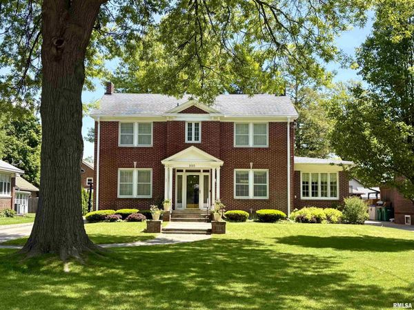 1693 N CHERRY Street, Galesburg, IL 61401