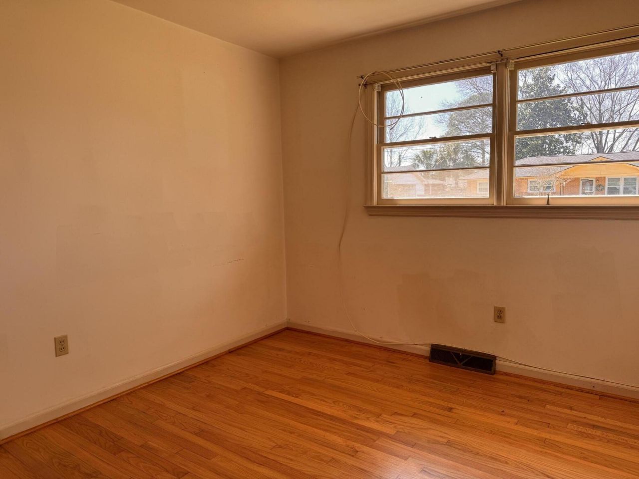 5304 Eileen Street Photo 10