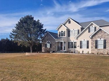 240 AMANDA DRIVE, LITTLESTOWN, PA 17340