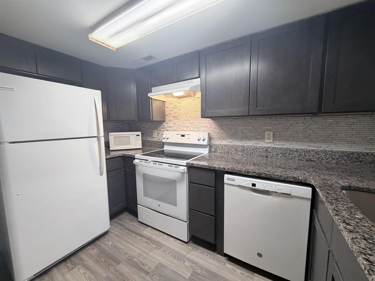 1100 Possum Trot Rd.  Photo 4