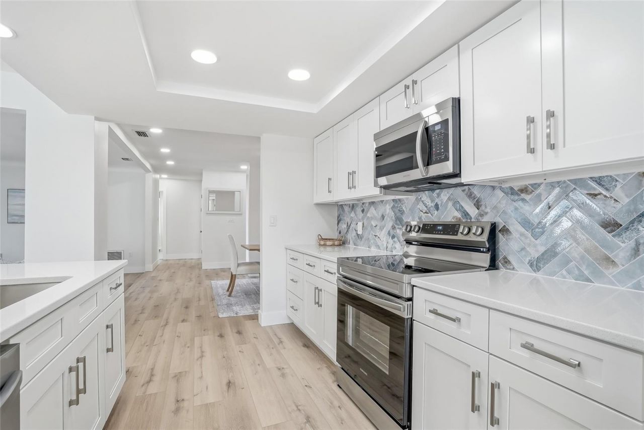 5708 Bayshore Drive, Seminole, FL 33772 Photo