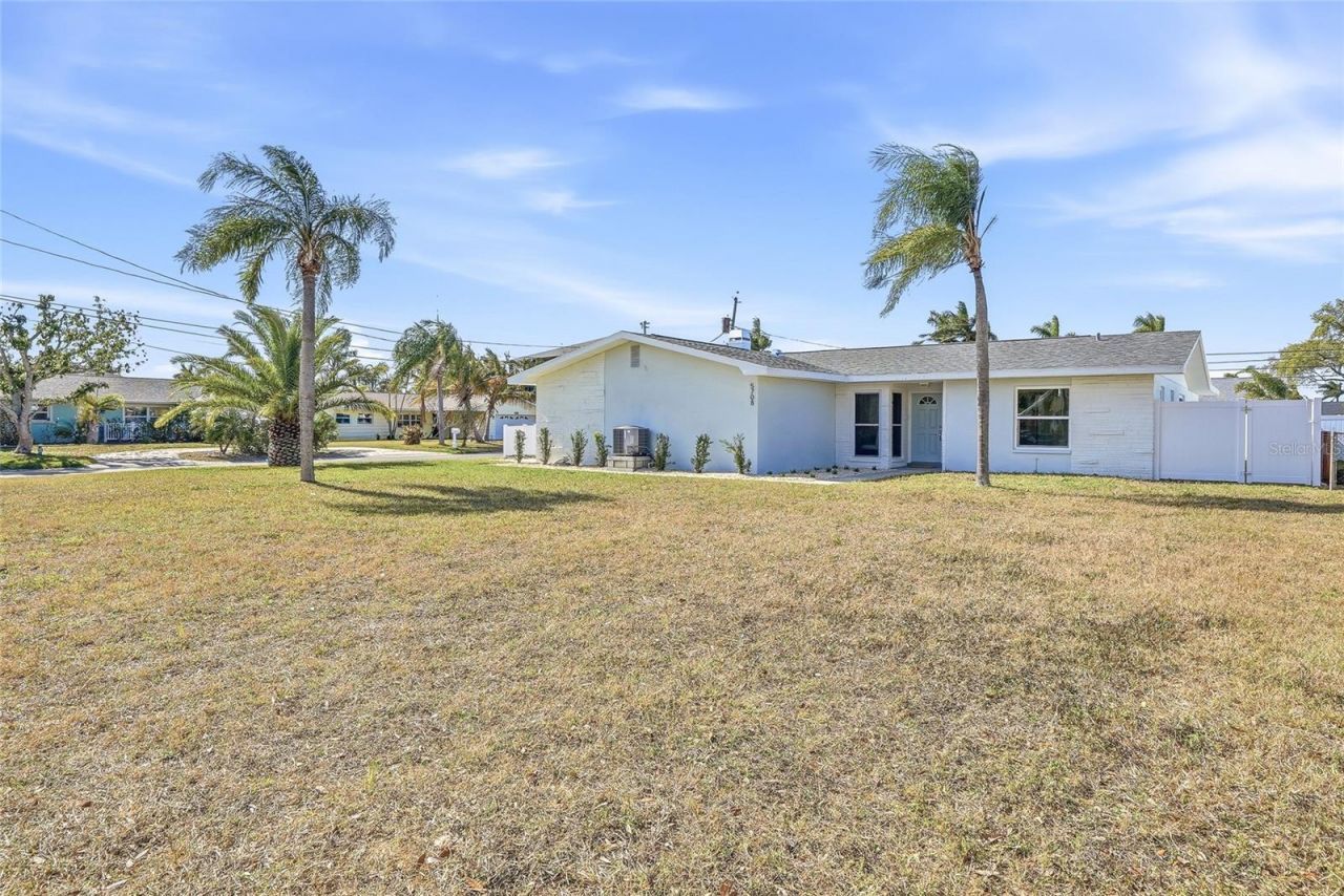 5708 Bayshore Drive, Seminole, FL 33772 Photo