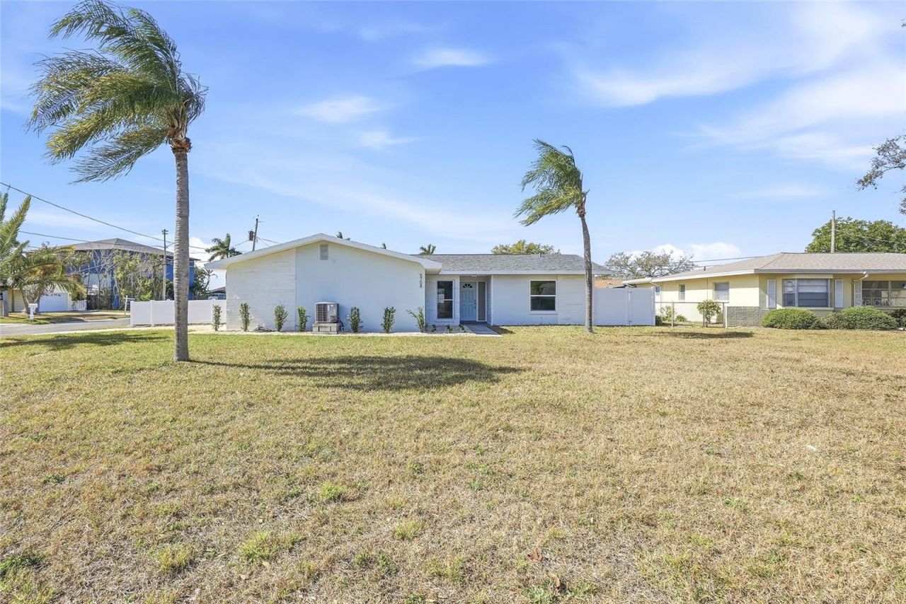 5708 Bayshore Drive, Seminole, FL 33772 Photo