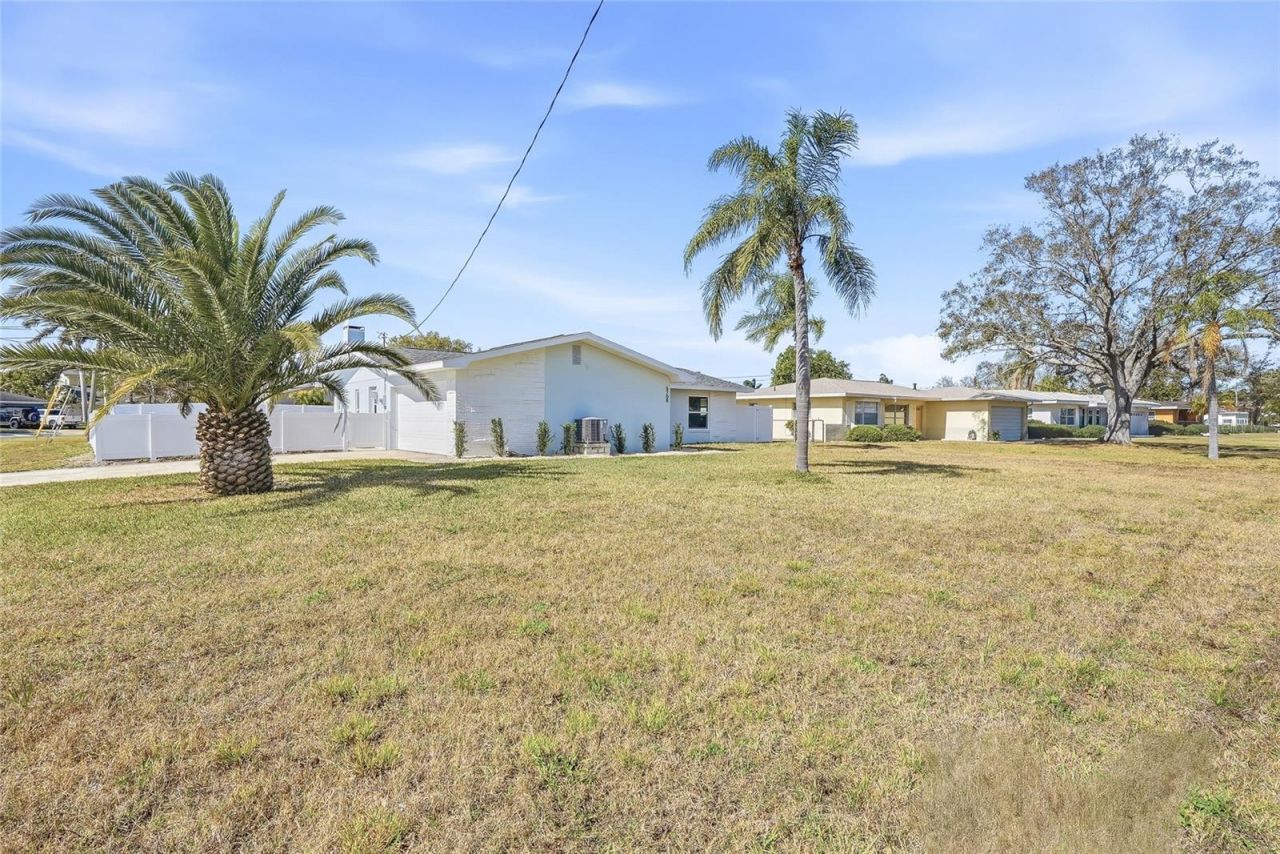 5708 Bayshore Drive, Seminole, FL 33772 Photo