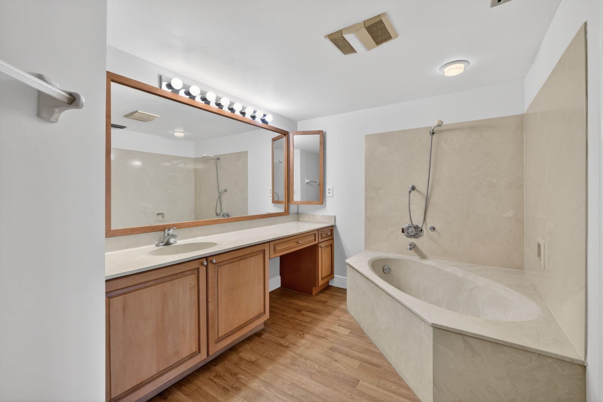 6060 SE Martinique Drive, Unit 103, Stuart, FL 34997 Photo