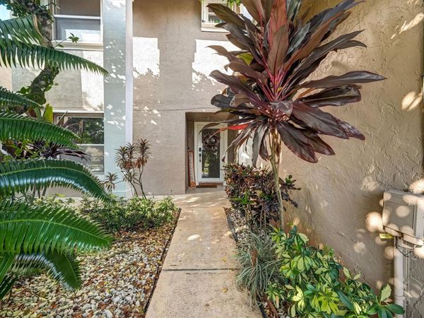 9581 NW 9th Ct, Plantation, FL 33324