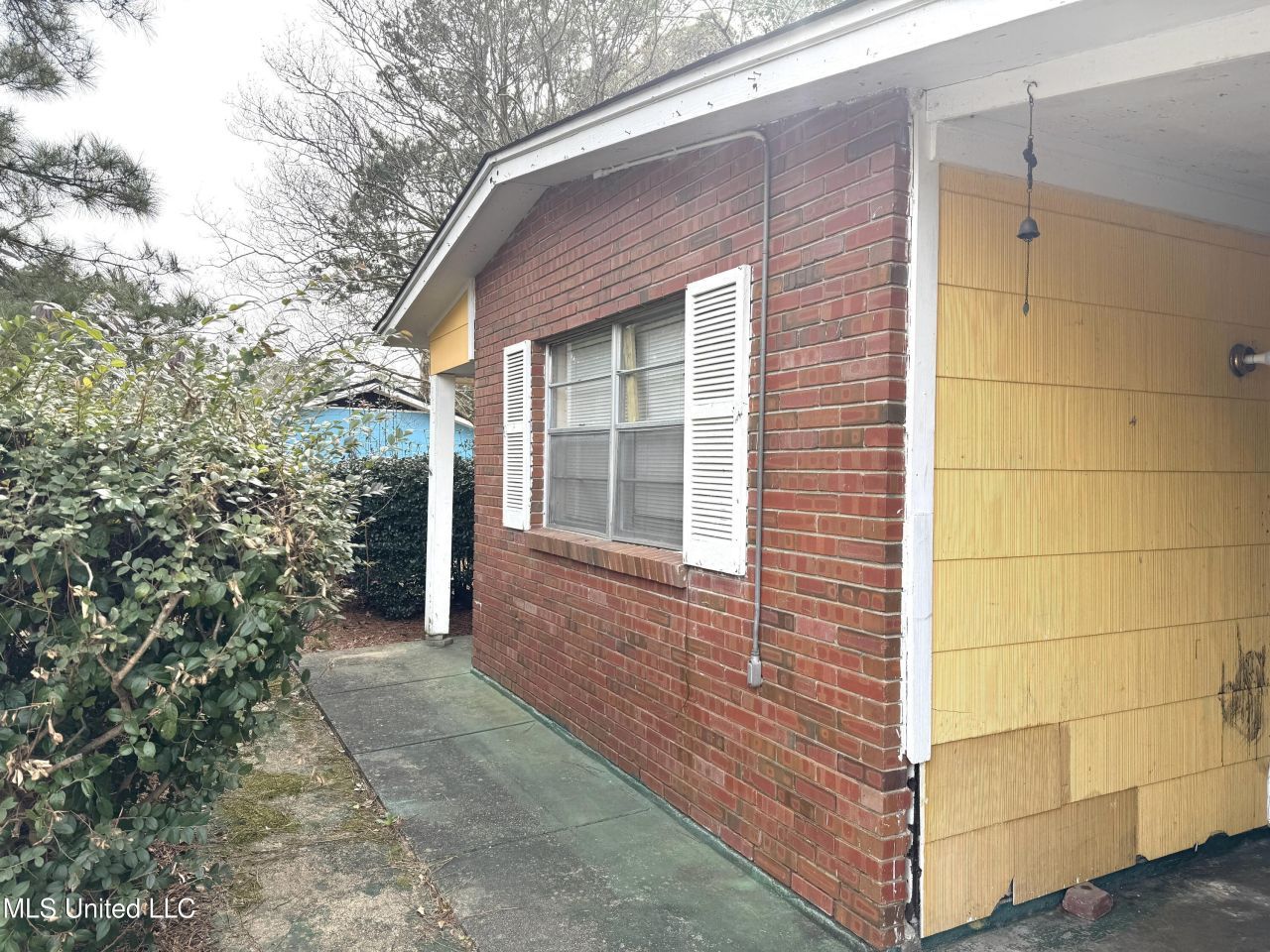 663 Queen Julianna Lane, Jackson, MS 39209 Main Photo