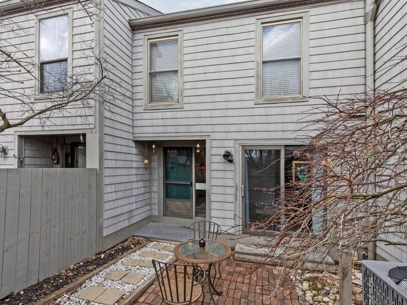 3172 Walden Ravines, Columbus, OH 43221 Photo 3