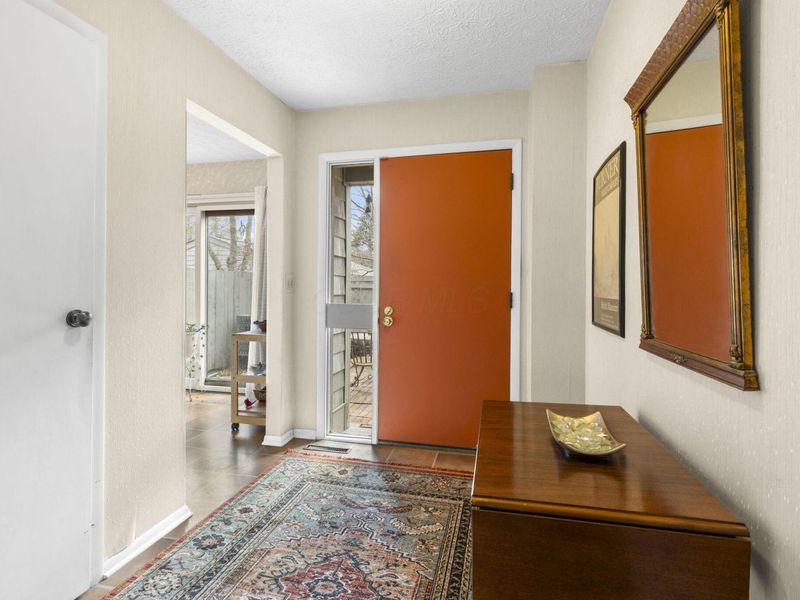 3172 Walden Ravines, Columbus, OH 43221 Photo 5