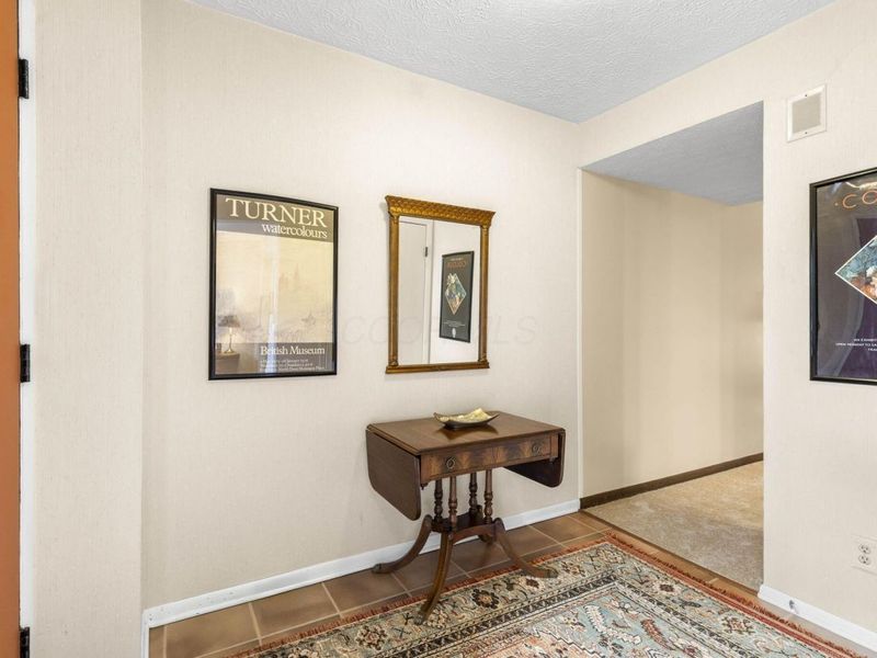 3172 Walden Ravines, Columbus, OH 43221 Photo 6