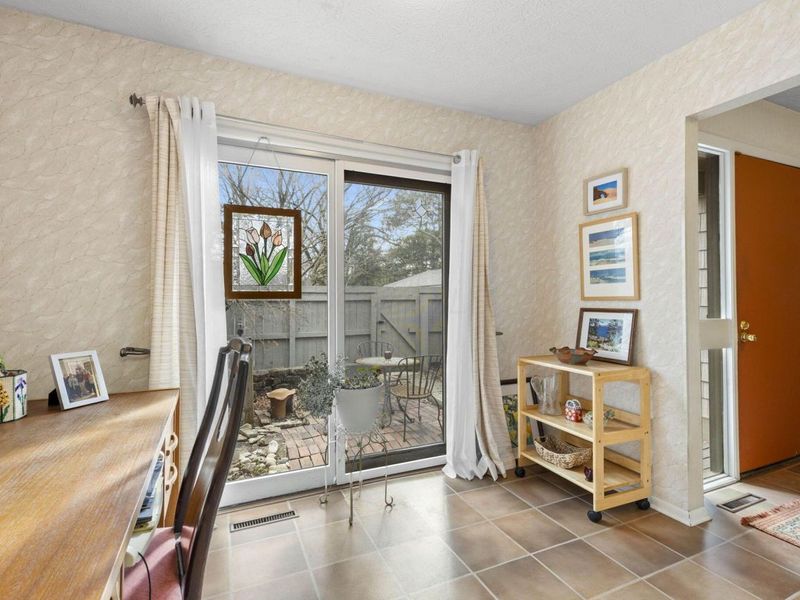 3172 Walden Ravines, Columbus, OH 43221 Photo 8