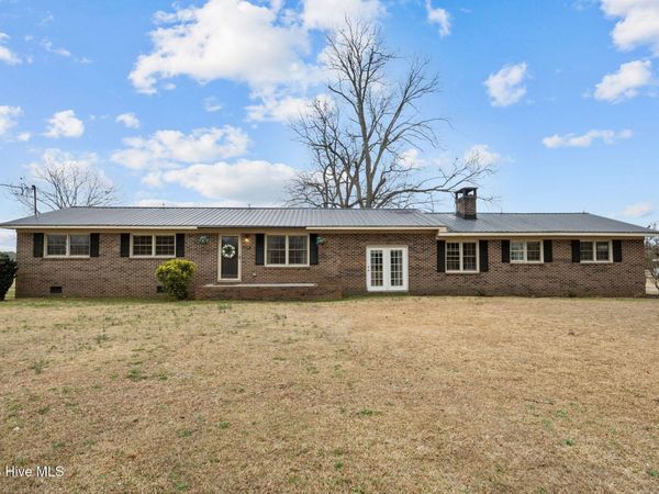 406 Nc 111, Chinquapin, NC 28521