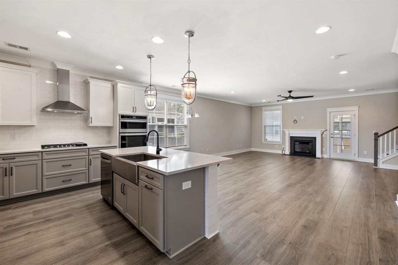 2860 Wagner Way Photo 4