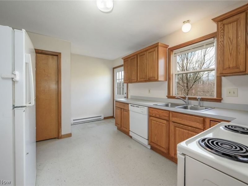 8492 & 8476 Tallmadge Road, Ravenna, OH 44412 Photo 9