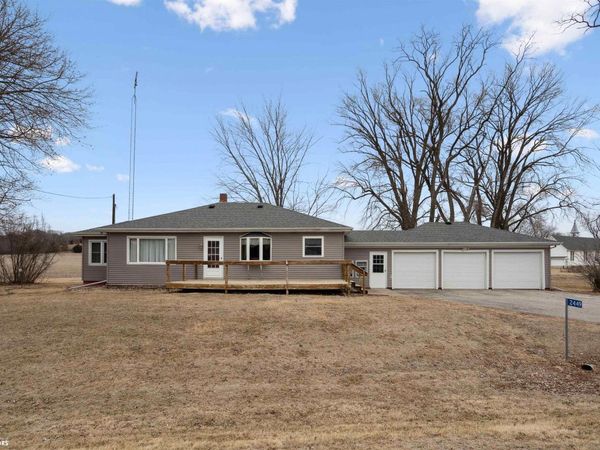 2449 2nd St. Ext., Lowell, IA 52645