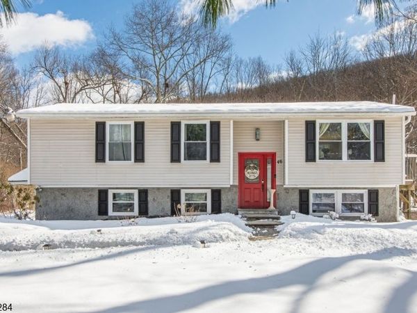 46 Vail Dr, Hampton, NJ 07860