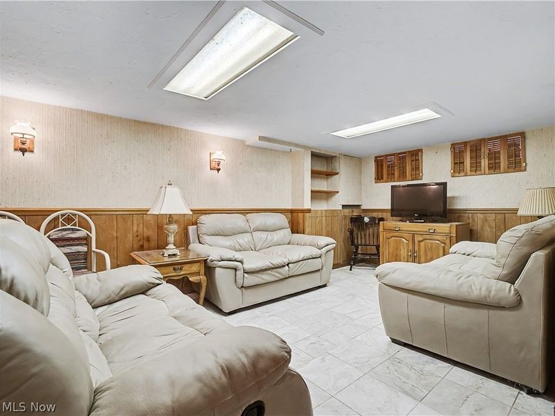 1532 Fruitland Avenue, Mayfield Heights, OH 44124 Photo 17