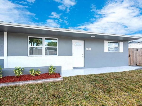 6884 SW 15th St, North Lauderdale, FL 33068