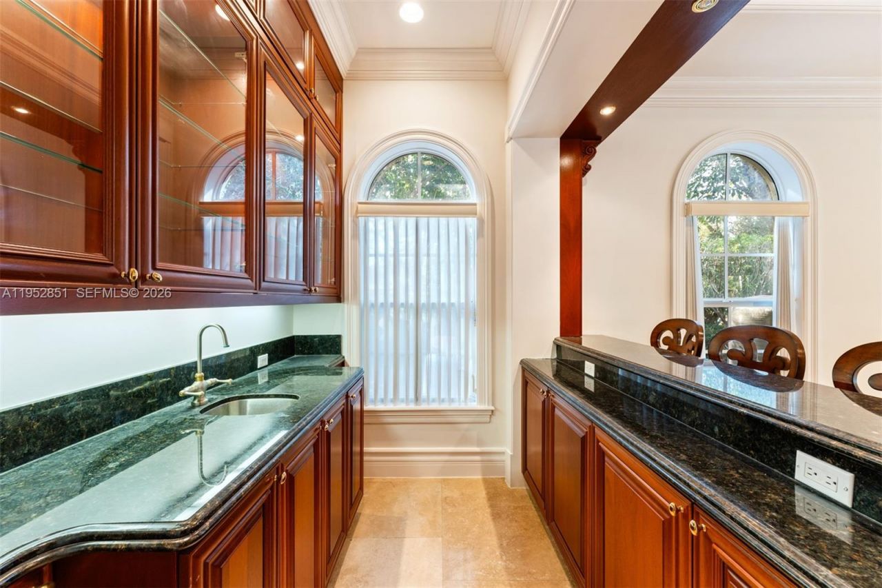 6025 SW 108th St, Pinecrest, FL 33156 Photo