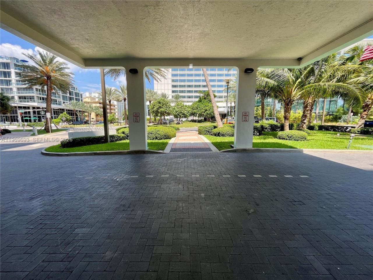 2899 Collins Ave , Unit 740, Miami Beach, FL 33140 Photo