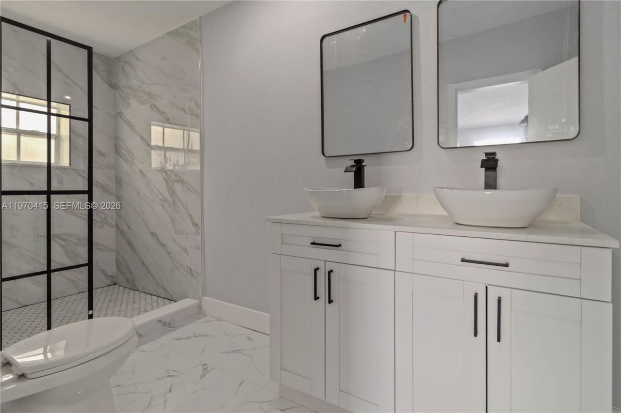 1721 NW 51st St , Miami, FL 33142 Photo