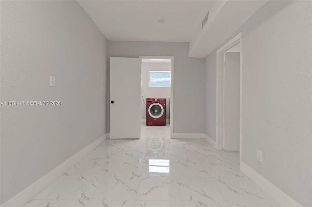 1721 NW 51st St , Miami, FL 33142 Photo