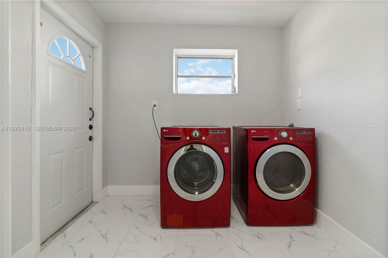 1721 NW 51st St , Miami, FL 33142 Photo