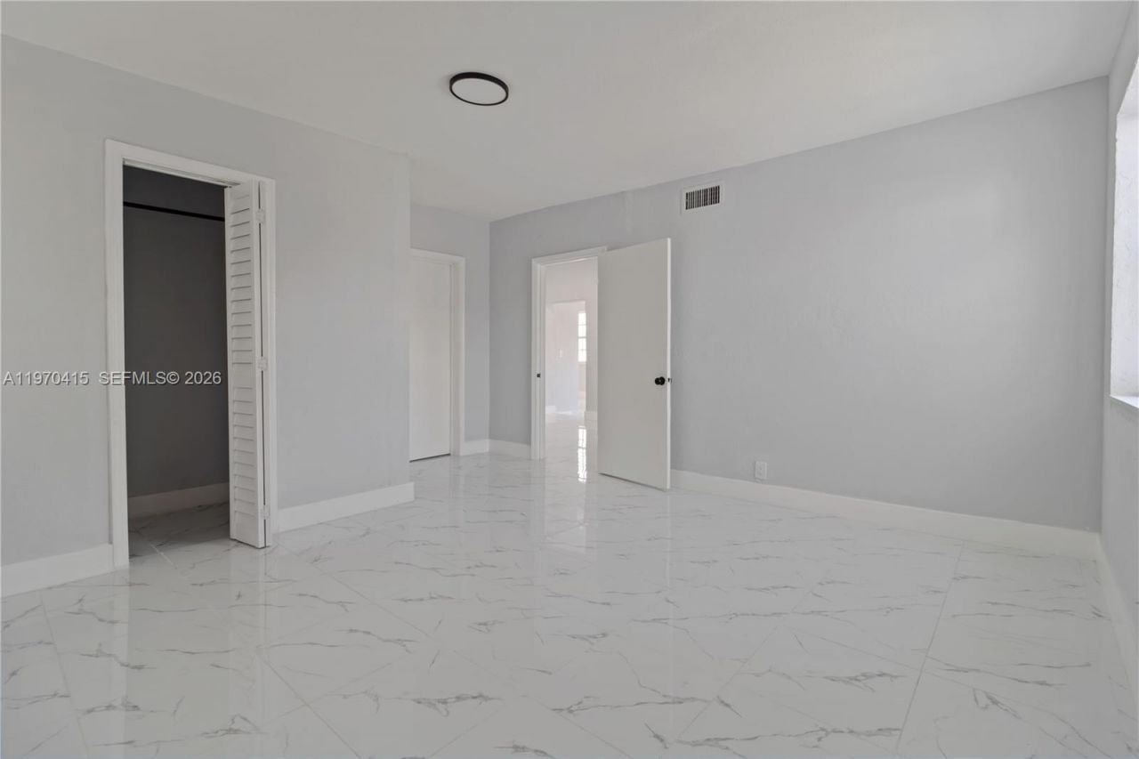 1721 NW 51st St , Miami, FL 33142 Photo