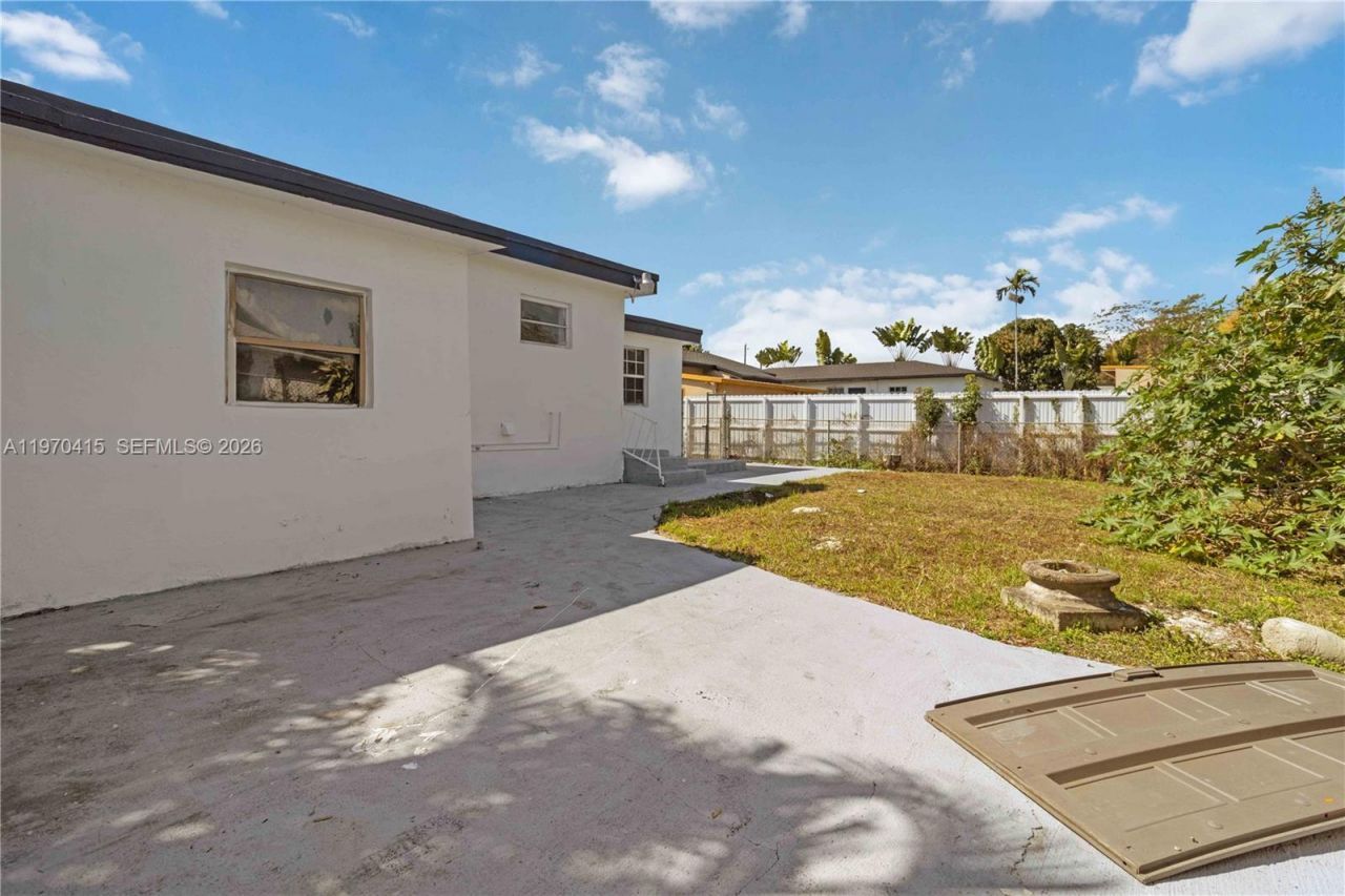 1721 NW 51st St , Miami, FL 33142 Photo