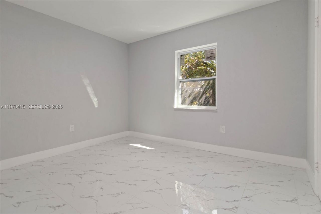 1721 NW 51st St , Miami, FL 33142 Photo