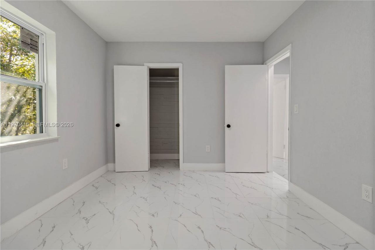 1721 NW 51st St , Miami, FL 33142 Photo