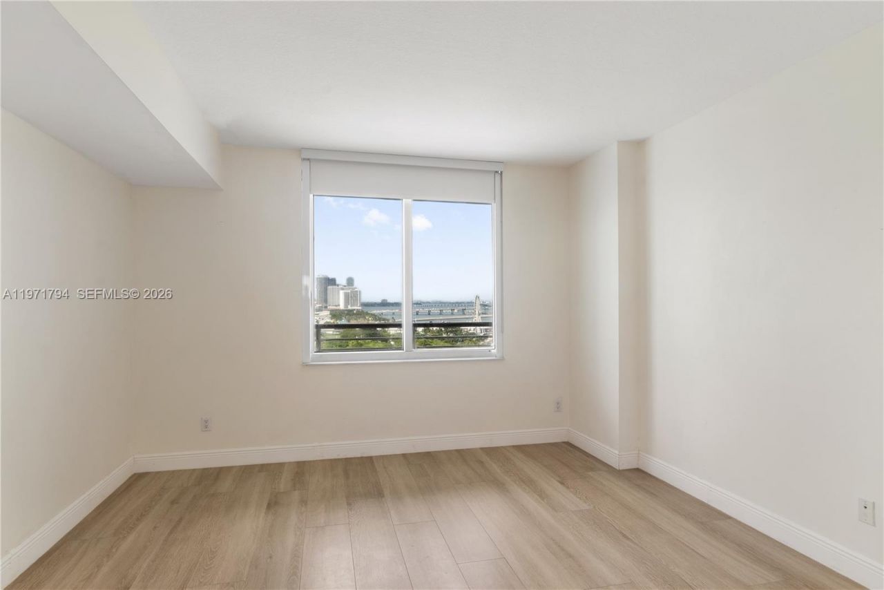 325 S Biscayne Blvd , Unit 1718, Miami, FL 33131 Photo