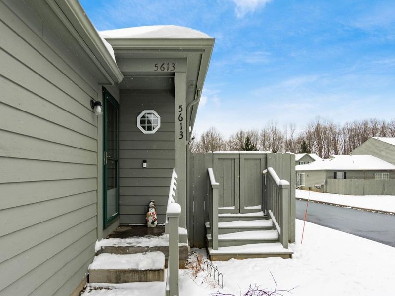 5613 Blendonridge Drive, Unit 83E, Columbus, OH 43230 Photo 2