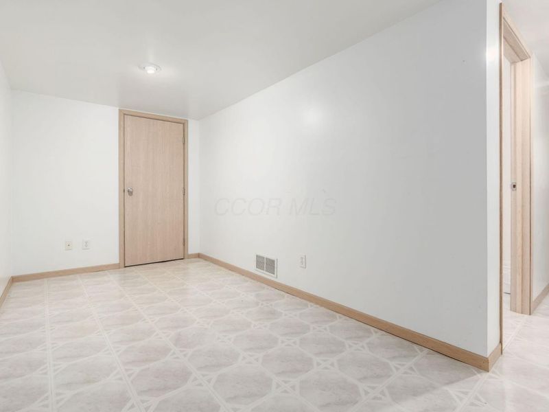 5613 Blendonridge Drive, Unit 83E, Columbus, OH 43230 Photo 36